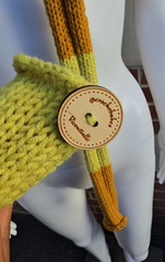 Long skinny hand knitt scarfs