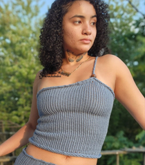 Haut en tricot asymétrique à une bretelle