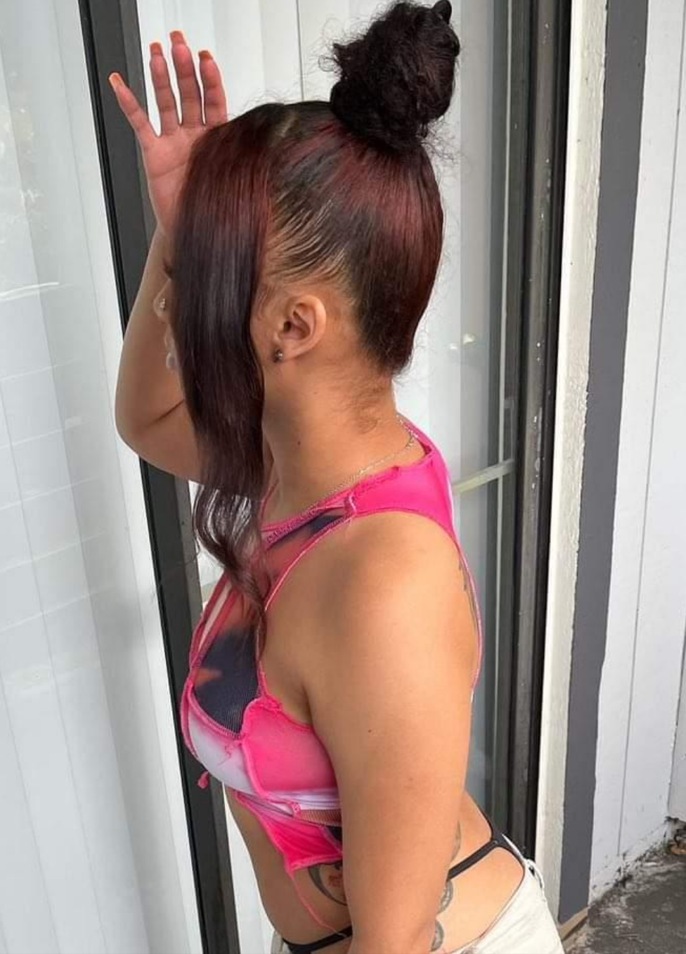 Croptop de travail asymétrique à patchs