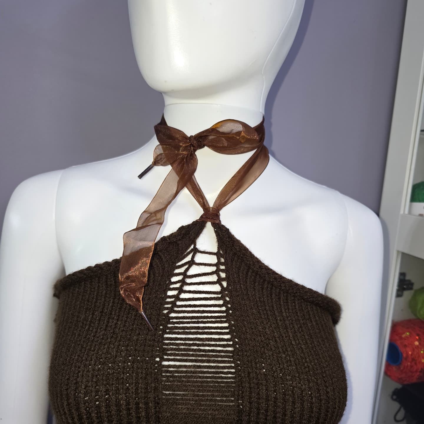 🎀 Haut en tricot asymétrique à col licou et haut déchiré