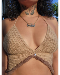 Haut asymétrique en crochet kaki avec motif duveteux