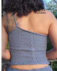 Haut en maille asymétrique bleu cendré