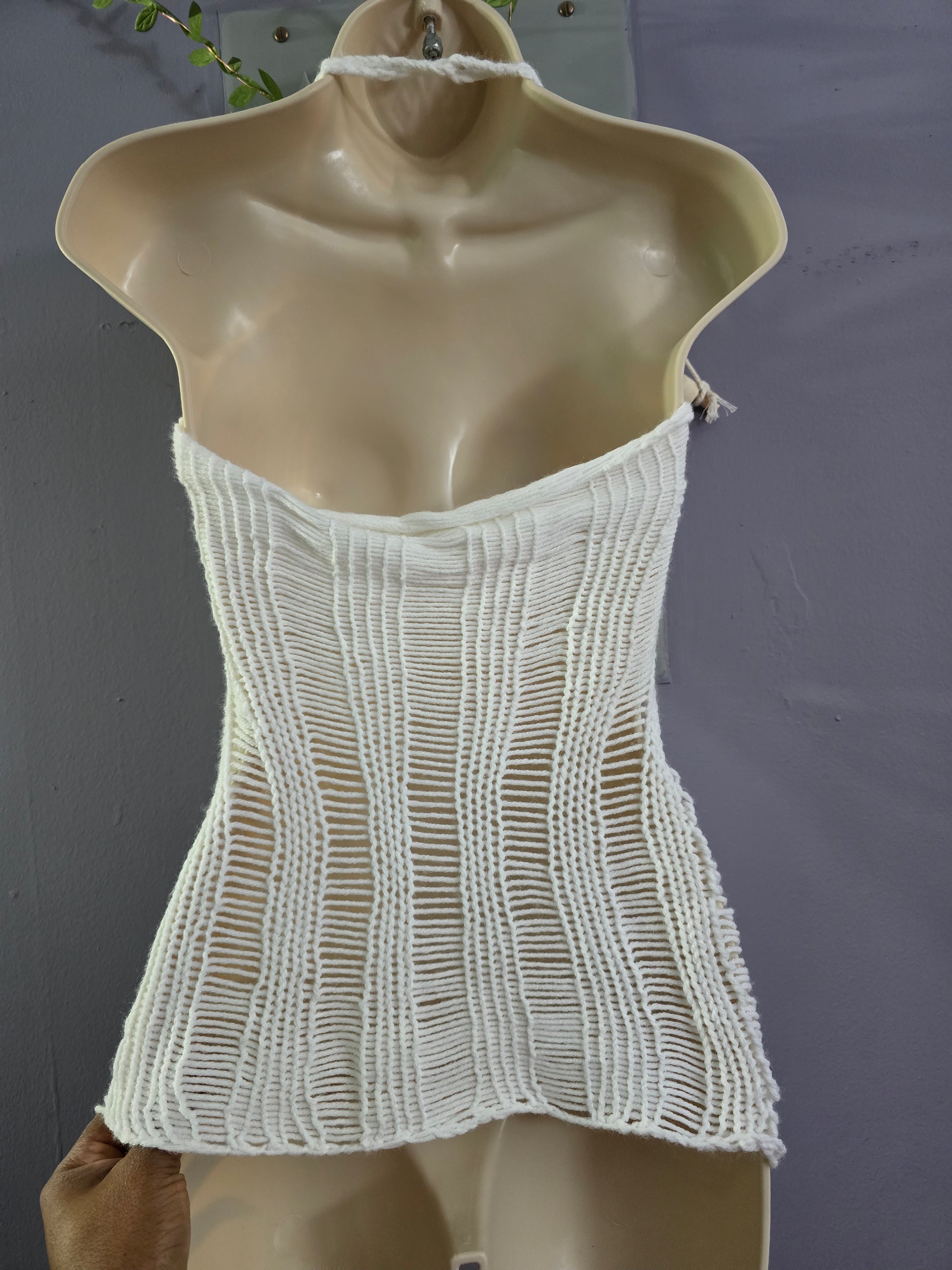 Haut en maille asymétrique en maille tricotée à la main Super X Distressed, unique en son genre