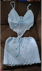 Mini-jupe et haut de plage pour fille élégante 