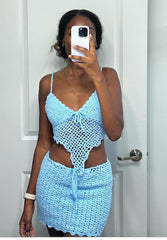 Mini-jupe et haut de plage pour fille élégante 