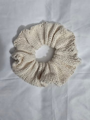 Chapeau noir et blanc crocheté à la main en forme d'oreille de chat (pain cuit à la vapeur) Chapeau décontracté à rayures