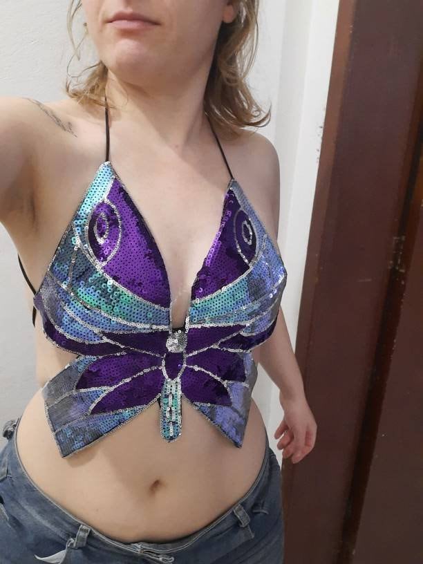 Haut à paillettes papillon Y2K, haut d'été violet, haut de festival, bralette à paillettes sexy